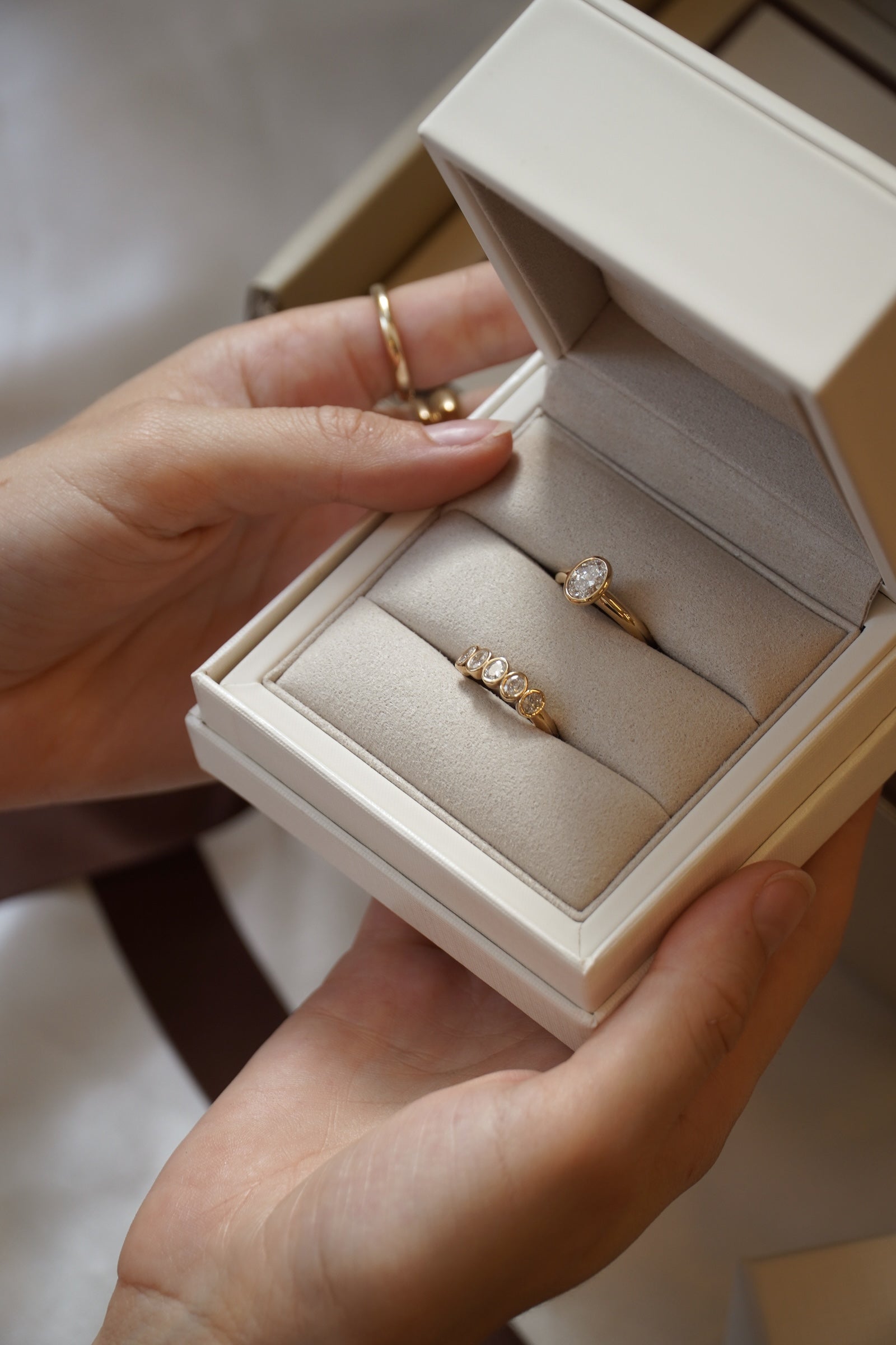 MILESTONE & ANNIVERSARY GIFT GUIDE: JEWELLERY TO MARK'S LIFE'S MEANINGFUL MOMENTS