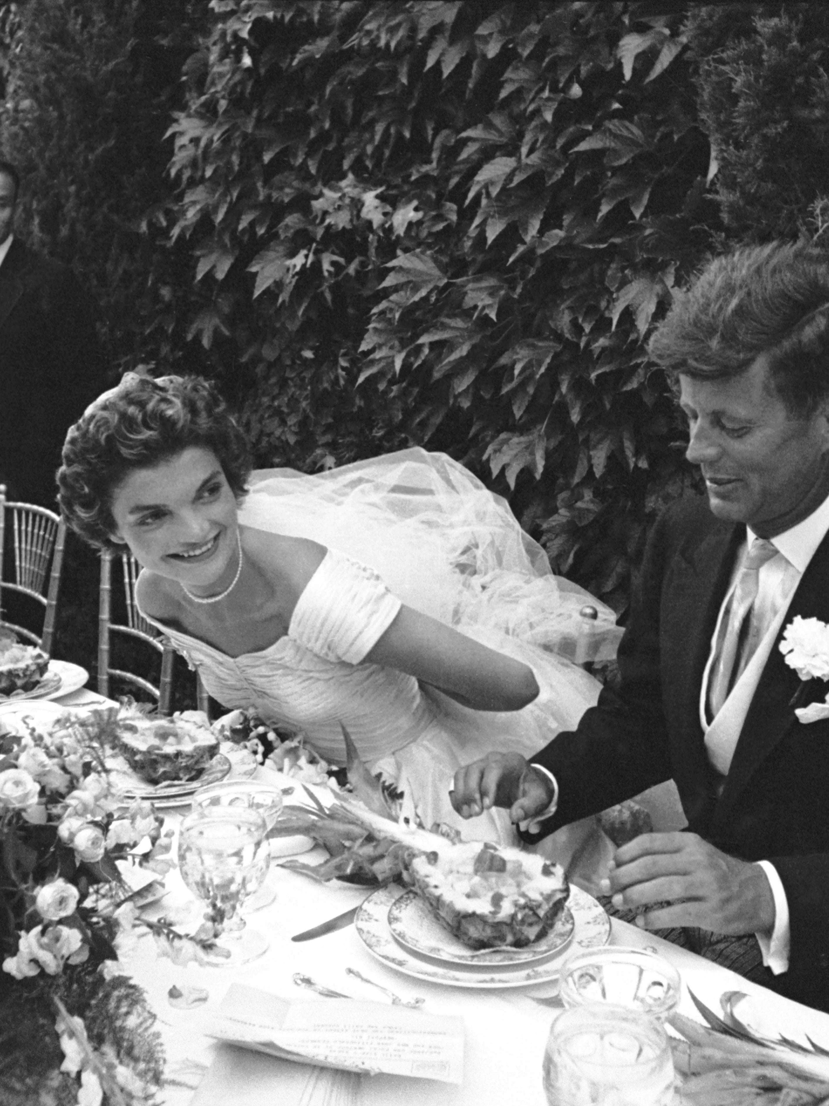 HISTORY OF THE TOI ET MOI RING