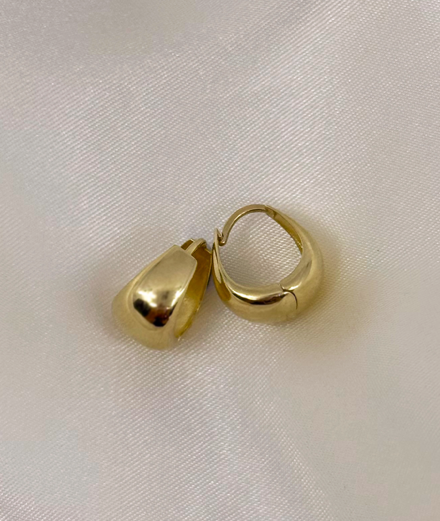 ArtemisHuggies_Front