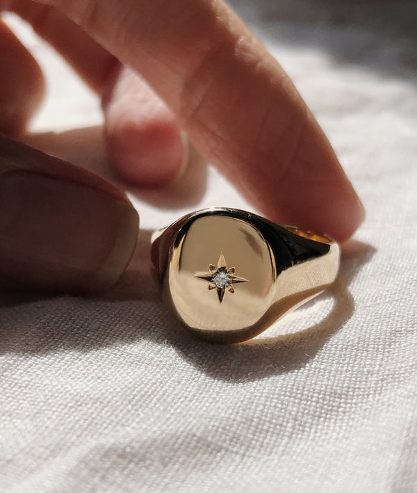 Men's Classic Signet ring with Star-set Diamond