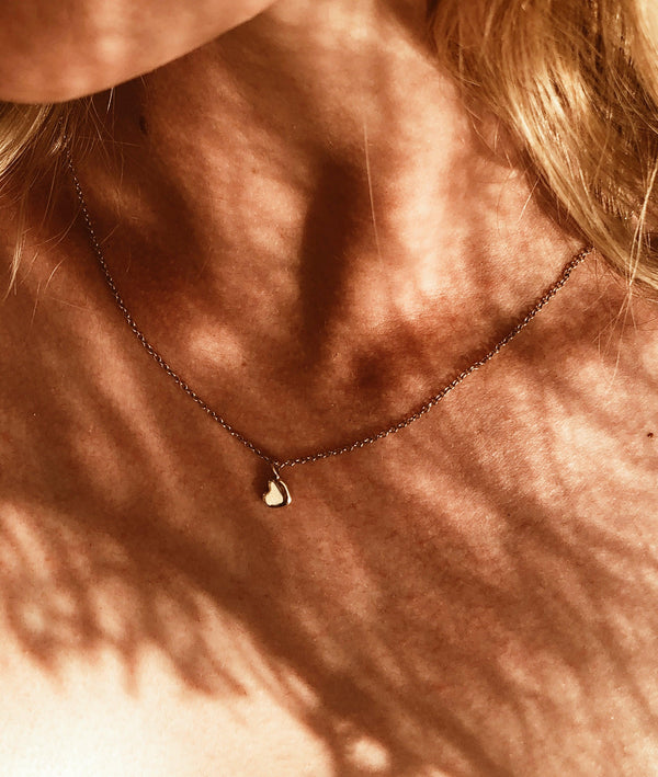 Yellow Gold Plain Tiny Heart of Gold necklace - RUUSK