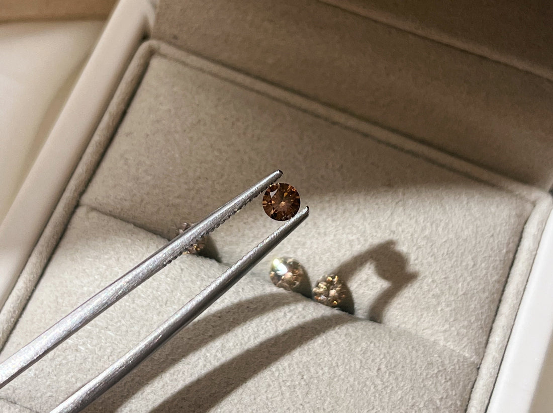 A GUIDE TO CHAMPAGNE DIAMONDS