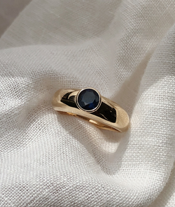 0.5ctBezelSetWideOrganicRing_Navy Sapphire