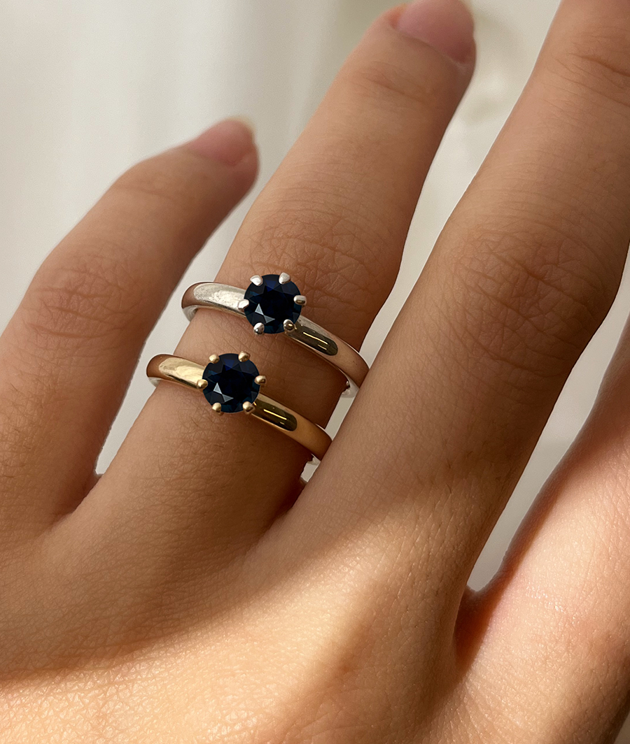 0.5ctClaw_Sapphire_OnHand