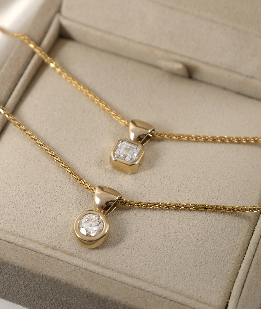 Aion Round Necklace