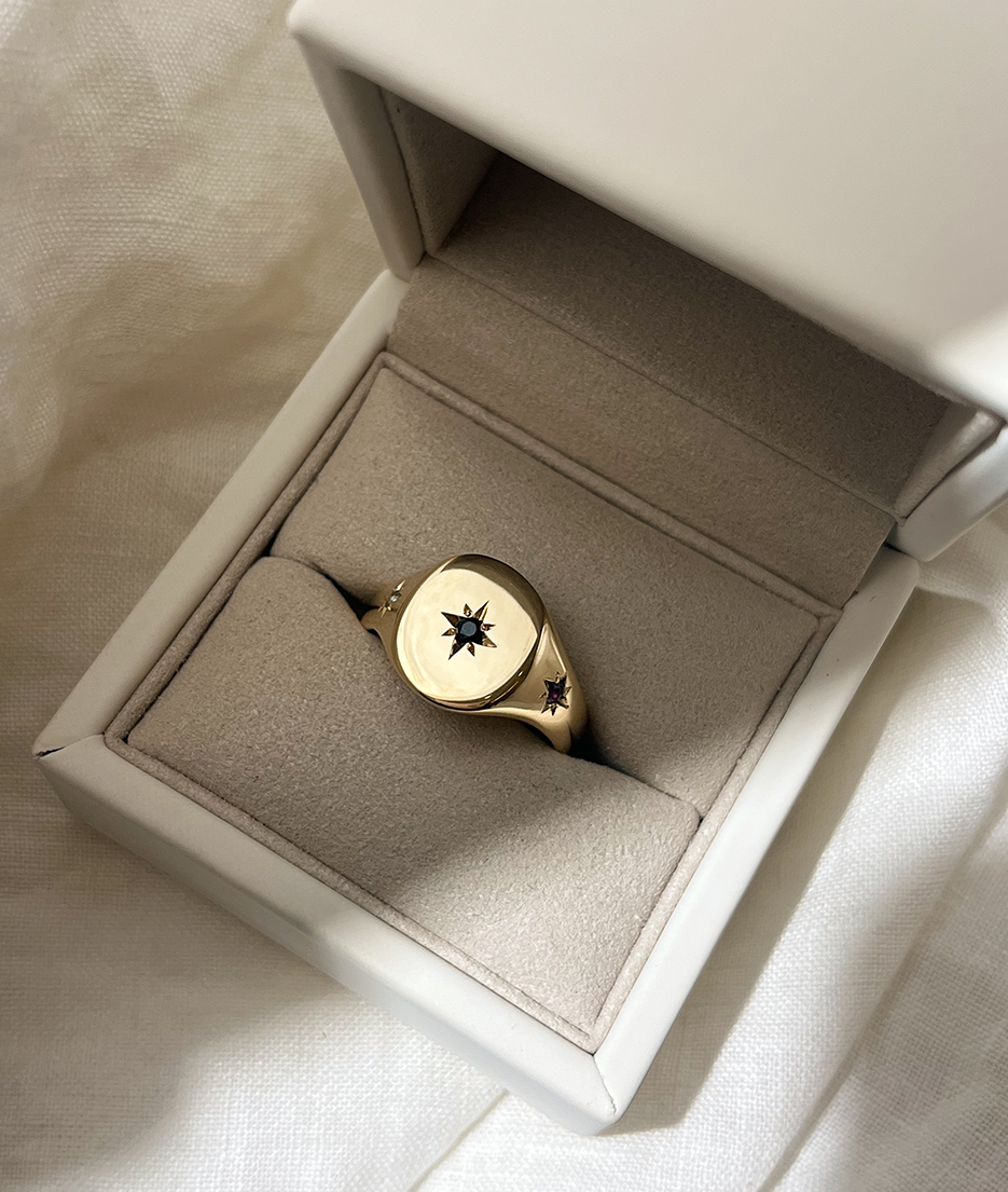 Artemis Classic Signet Large