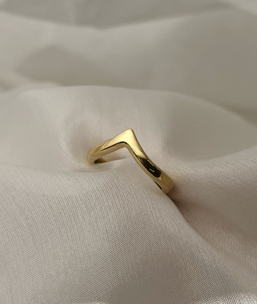 Crest ring