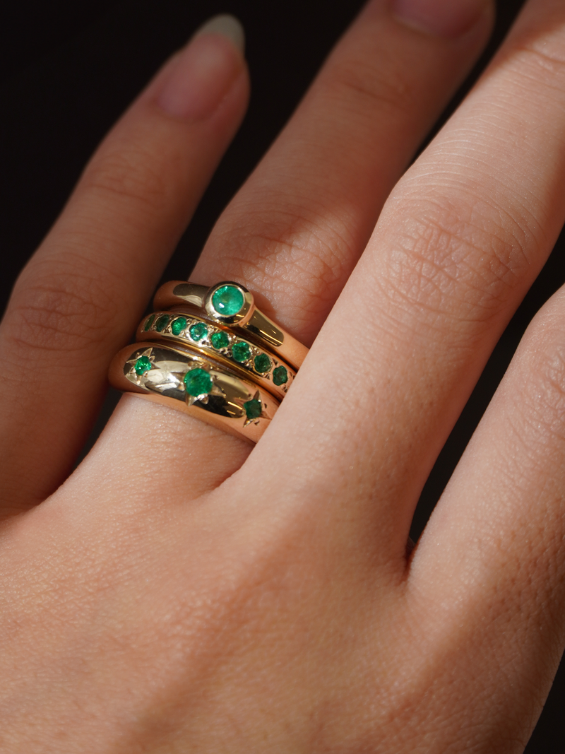 Emerald Shimmer Thin Organic ring