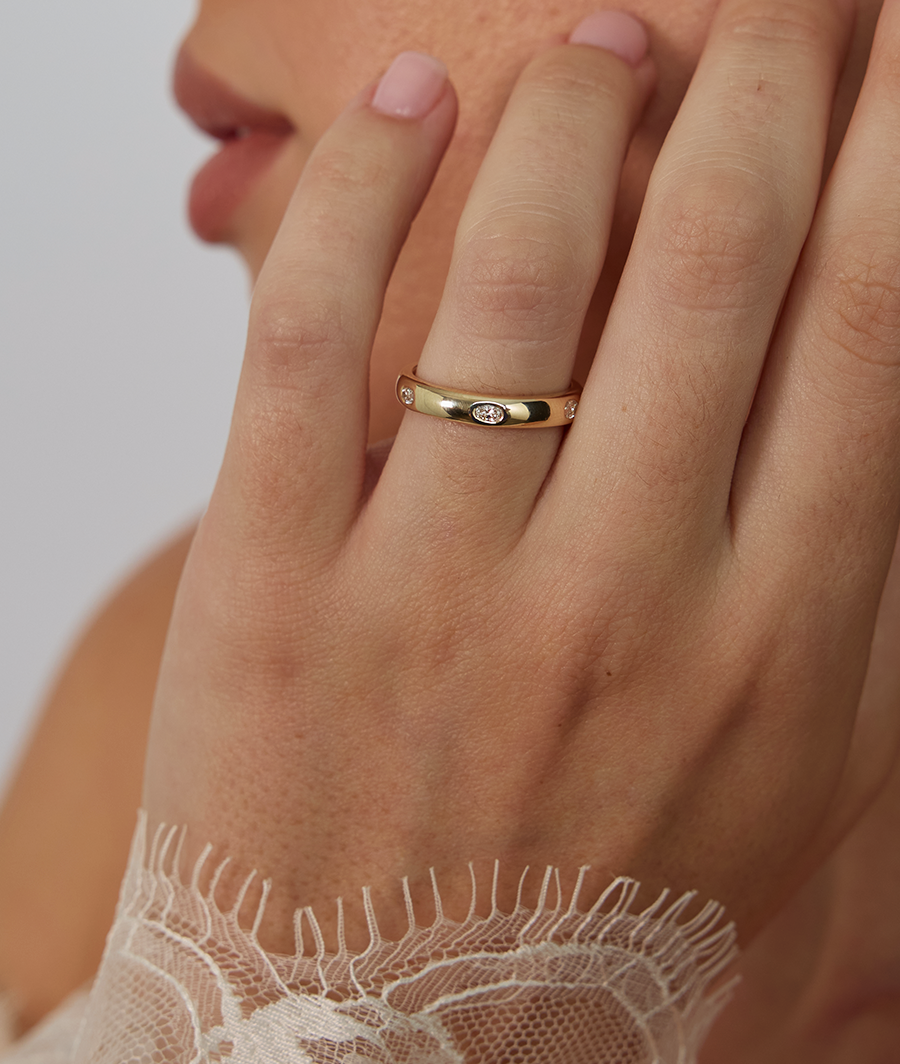 Flush-Set Oval Diamond Band