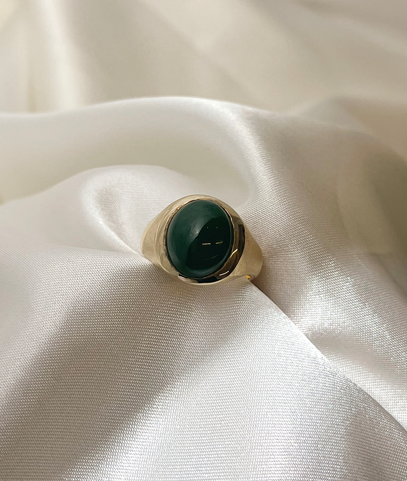 Jade Classic Signet ring