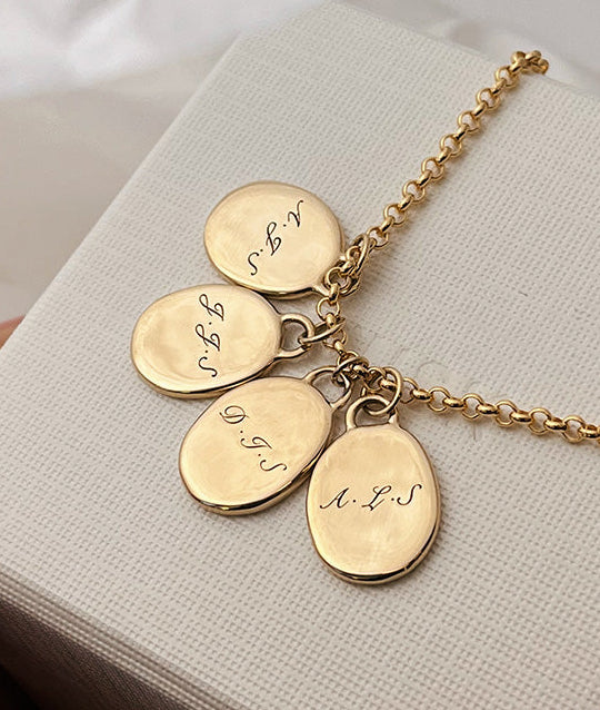 Oval Pendant necklace