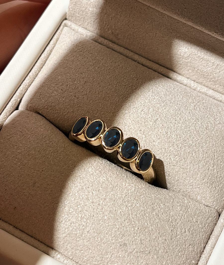 MediumOvalSuns_Sapphire_InBox