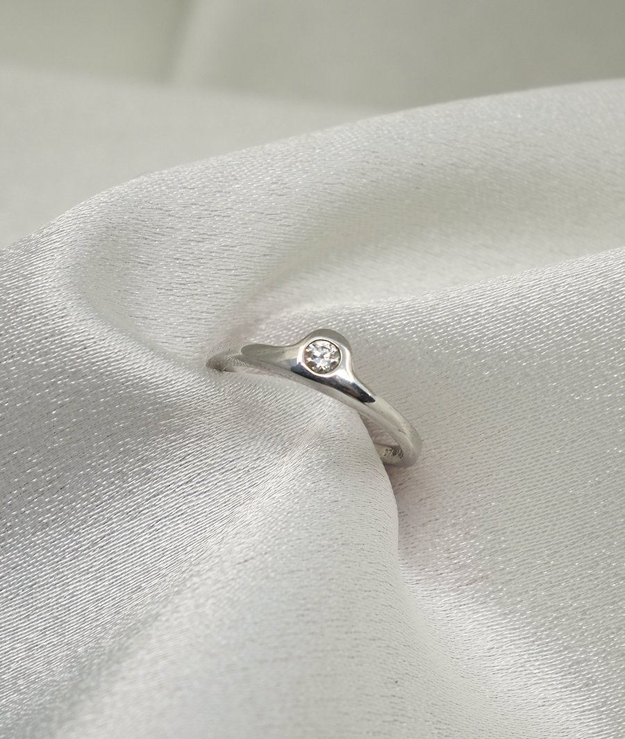 Mini Luna Ring