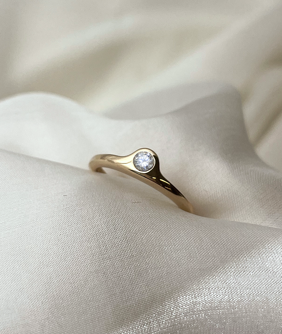 Mini Luna Ring