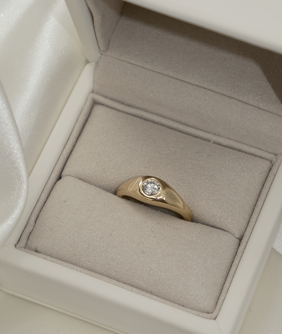 Monte Diamond Signet