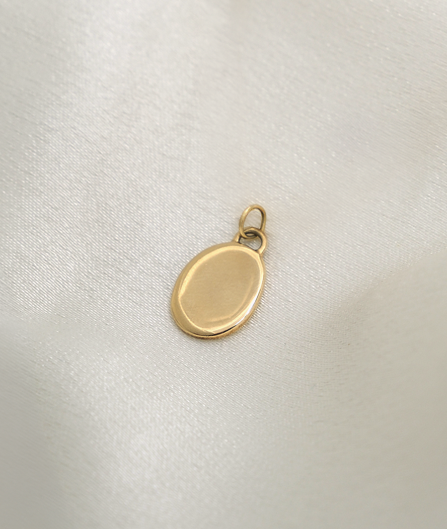 Plain Oval Pendant (without chain)