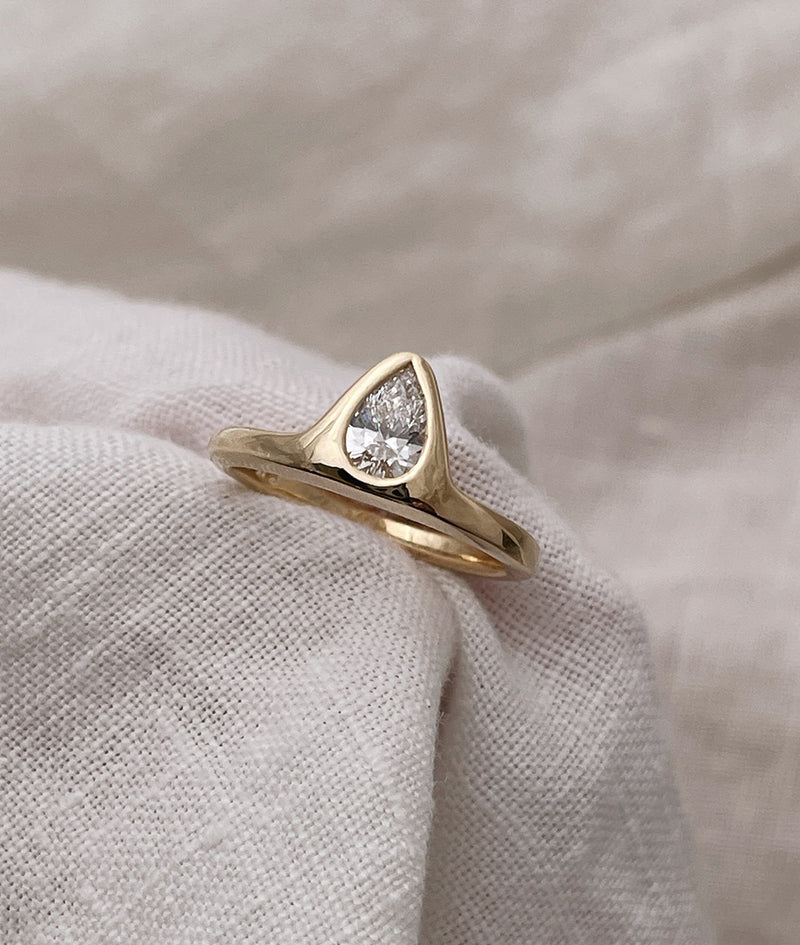0.3ct Diamond Alma ring