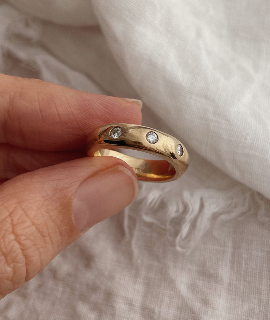 Moons 5mm Rounded Band
