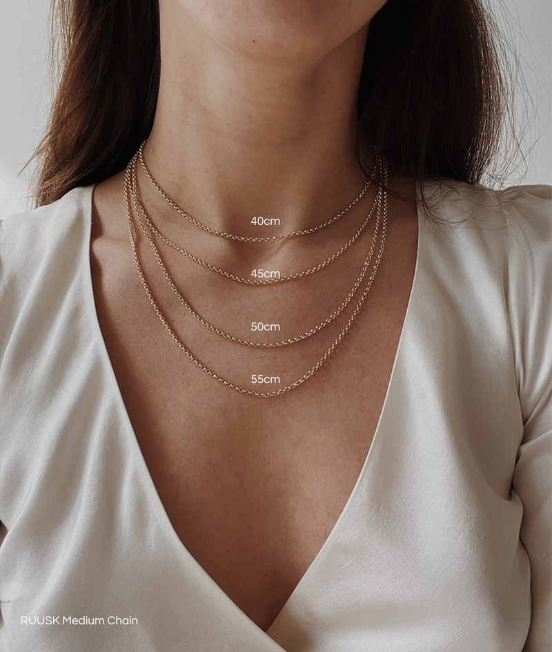 A Set of Tiny Hearts necklace