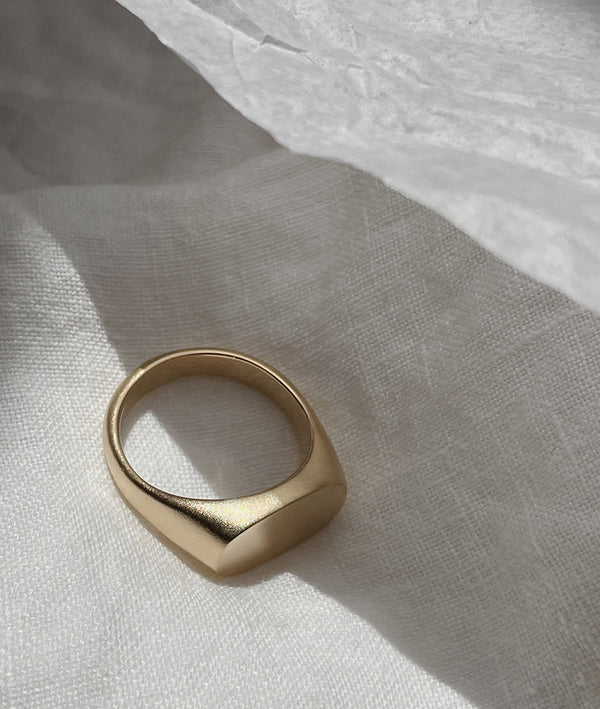 Men's Large Oval Signet ring