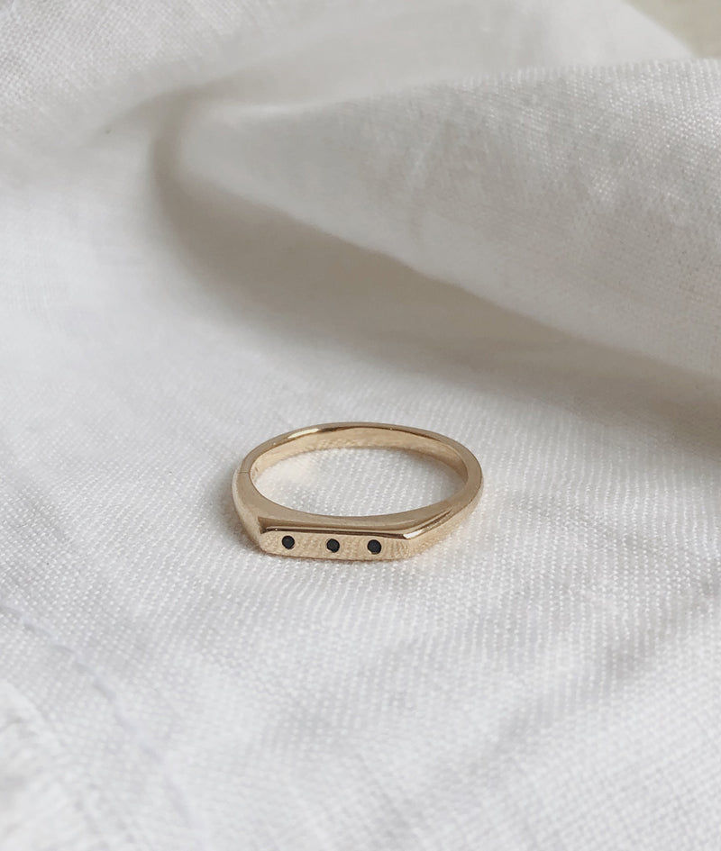 Tiny Signet ring with Sapphires
