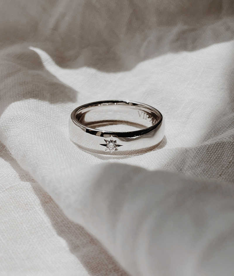 6.5mm-Round-Band-with-2mm-Star-set-Diamond
