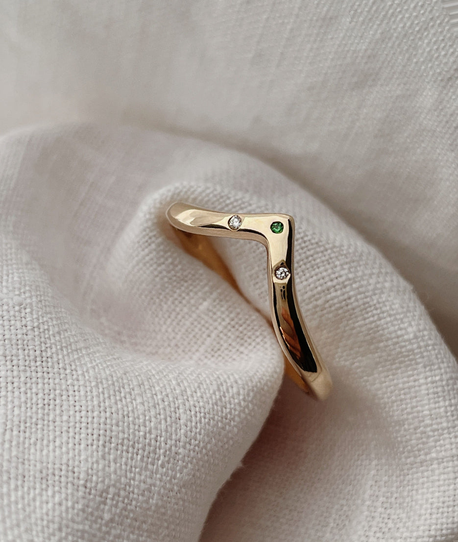 Crest ring