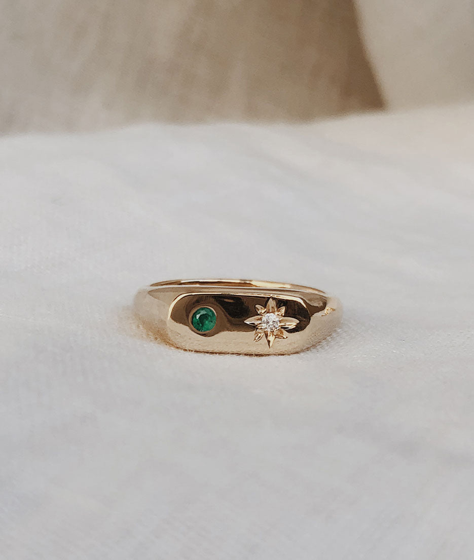 Moon & Star Oval Signet
