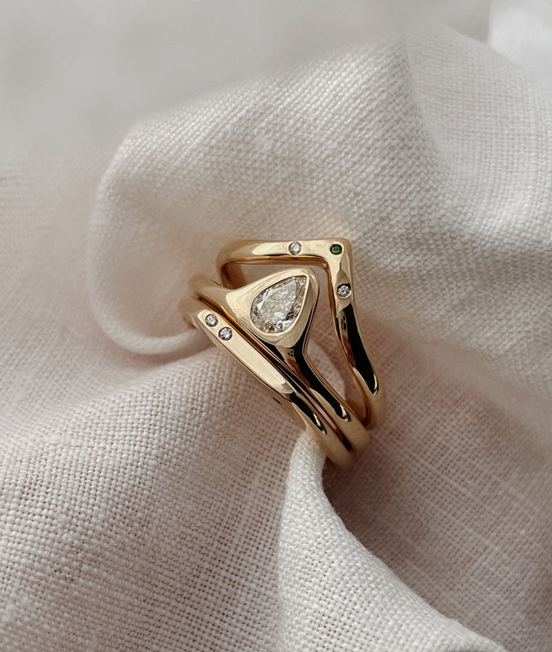 Diamond Tiny Signet ring