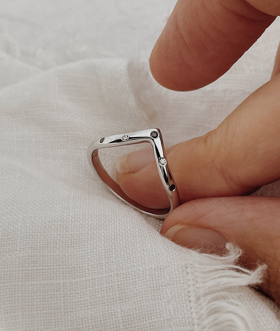 Crest ring