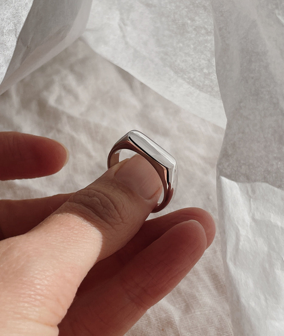 Long Signet Ring