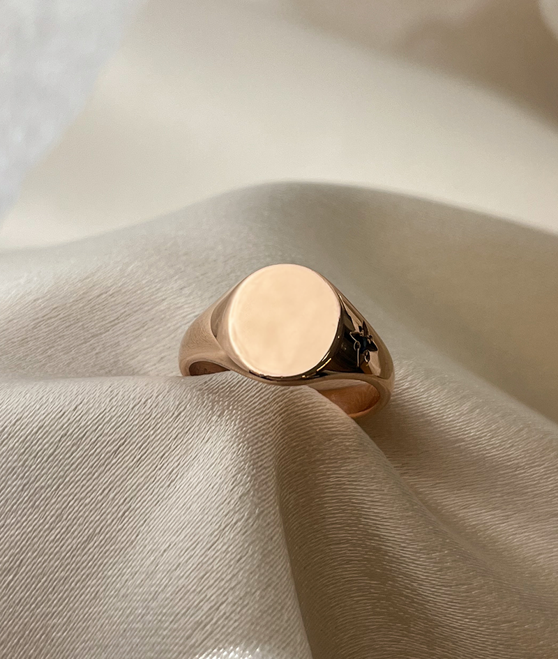 Rose Gold Star-set Small Signet