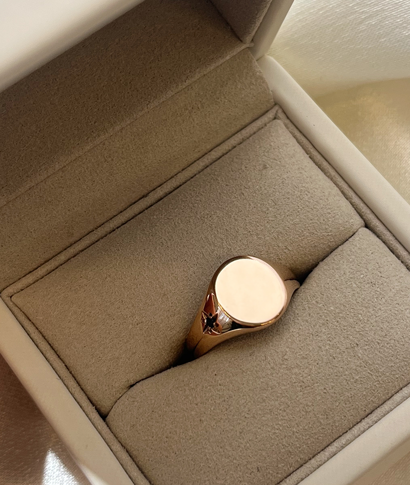 Rose Gold Star-set Small Signet