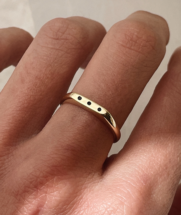 Tiny Signet ring with Sapphires