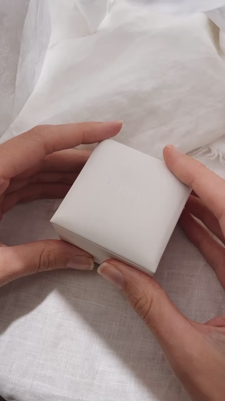 Load video: 0.3ct Diamond Alma