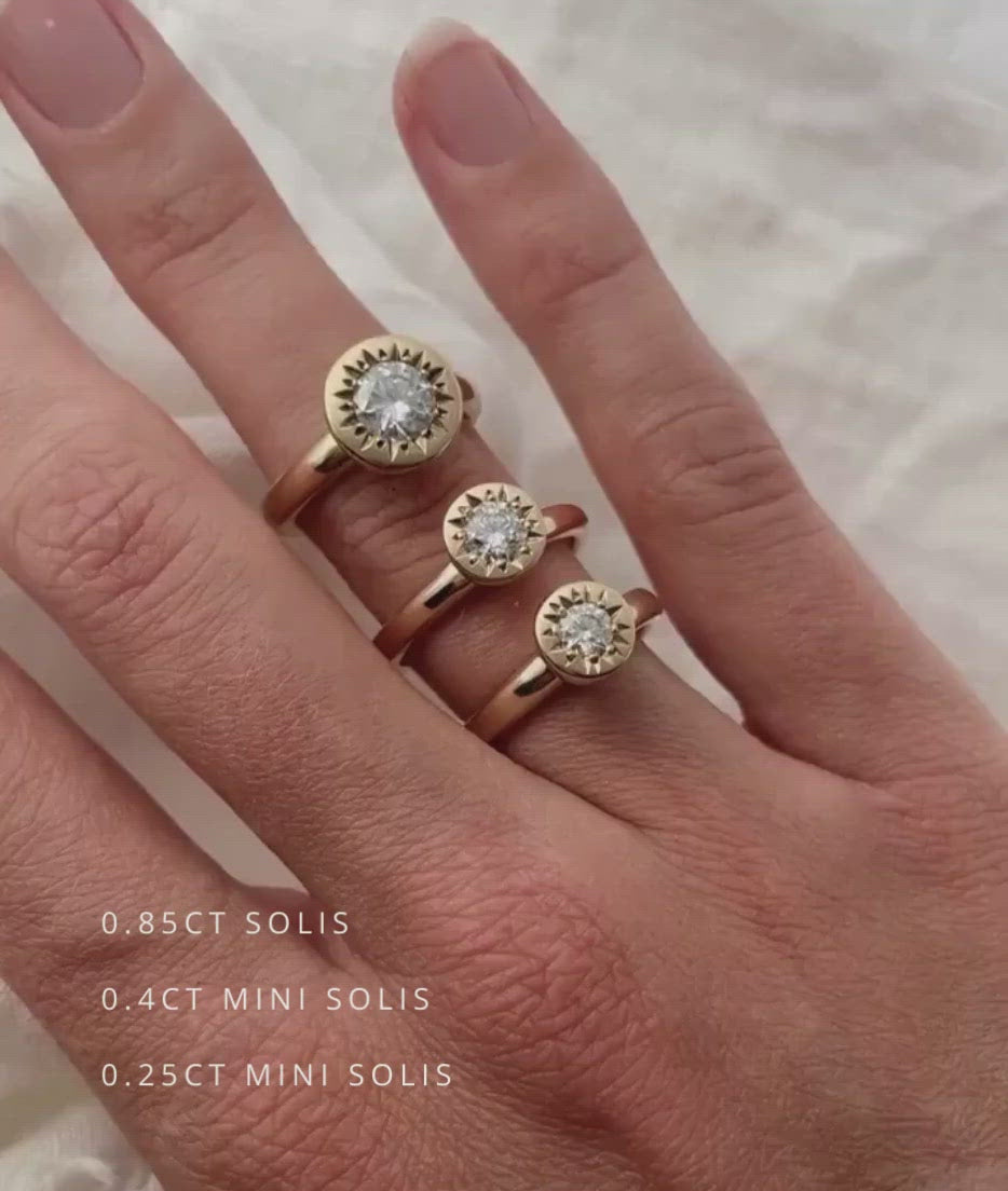 Load video: 0.4ct Diamond Mini Solis