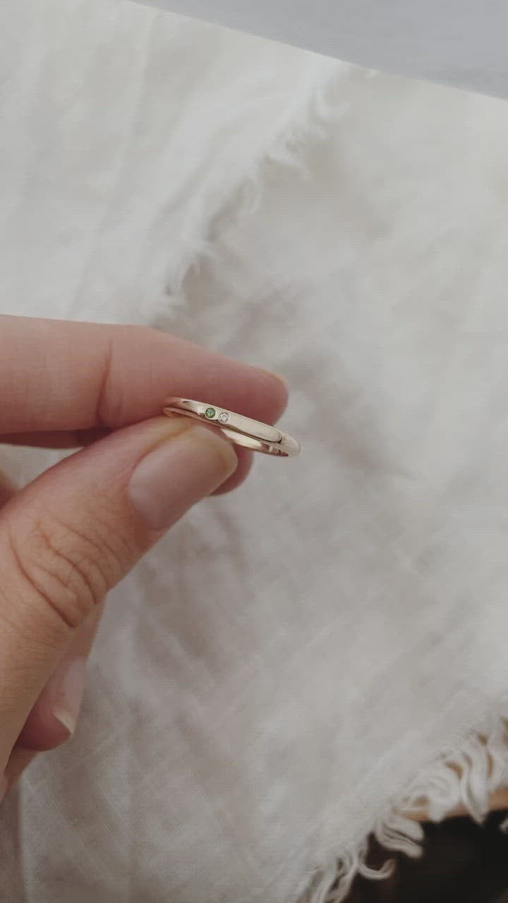 Load video: Tiny Signet + Stones