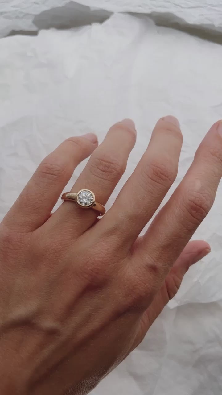 Load video: 1ct Diamond Solitaire