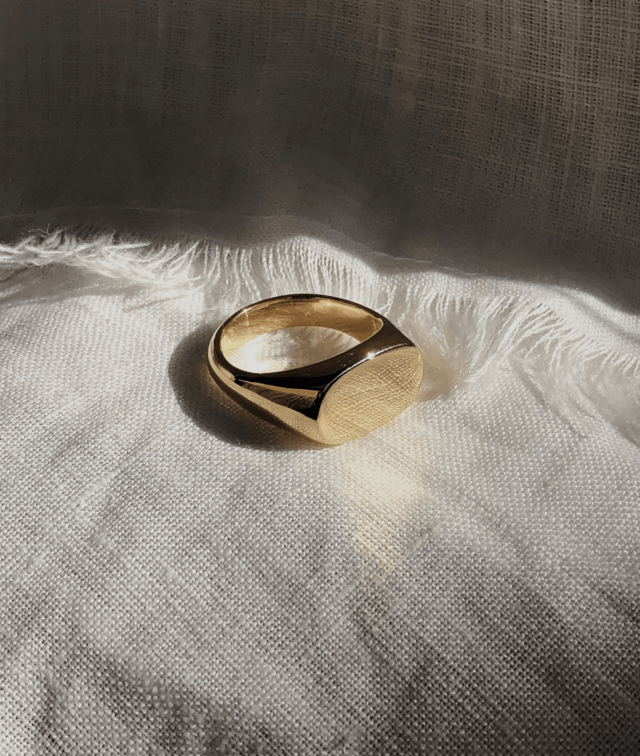 Large Oval Signet ring - RUUSK