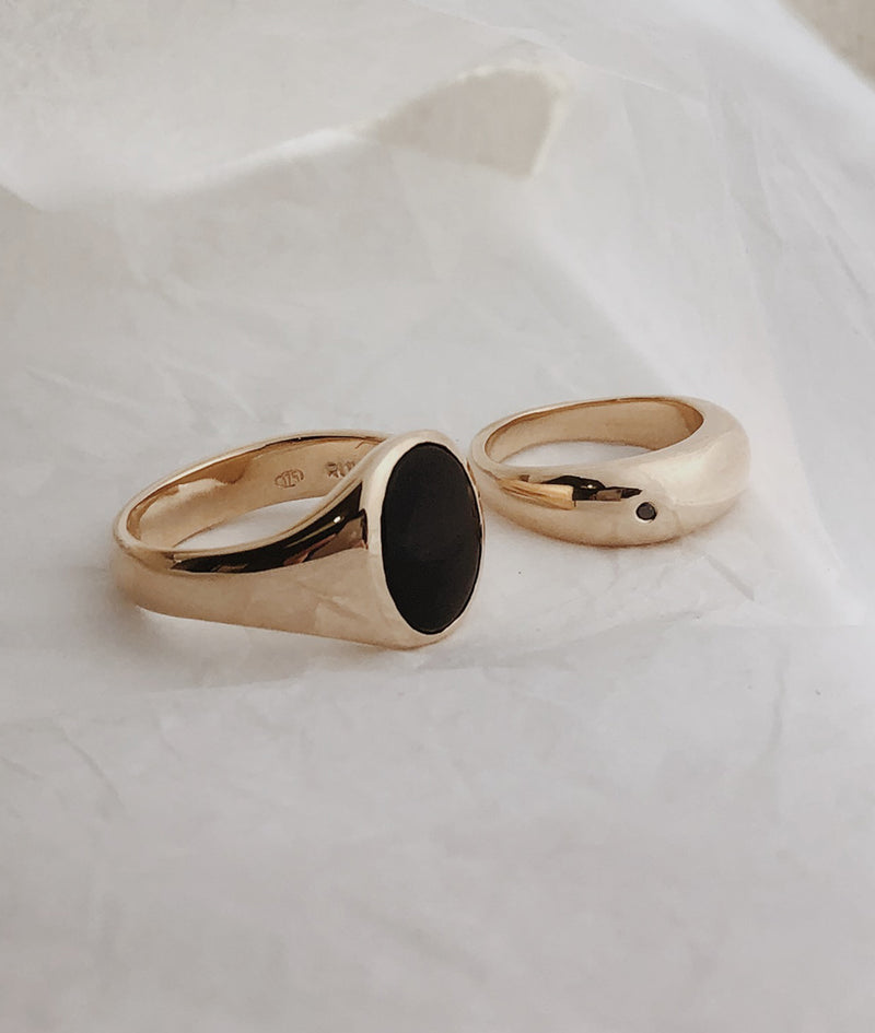 Onyx Classic Signet ring