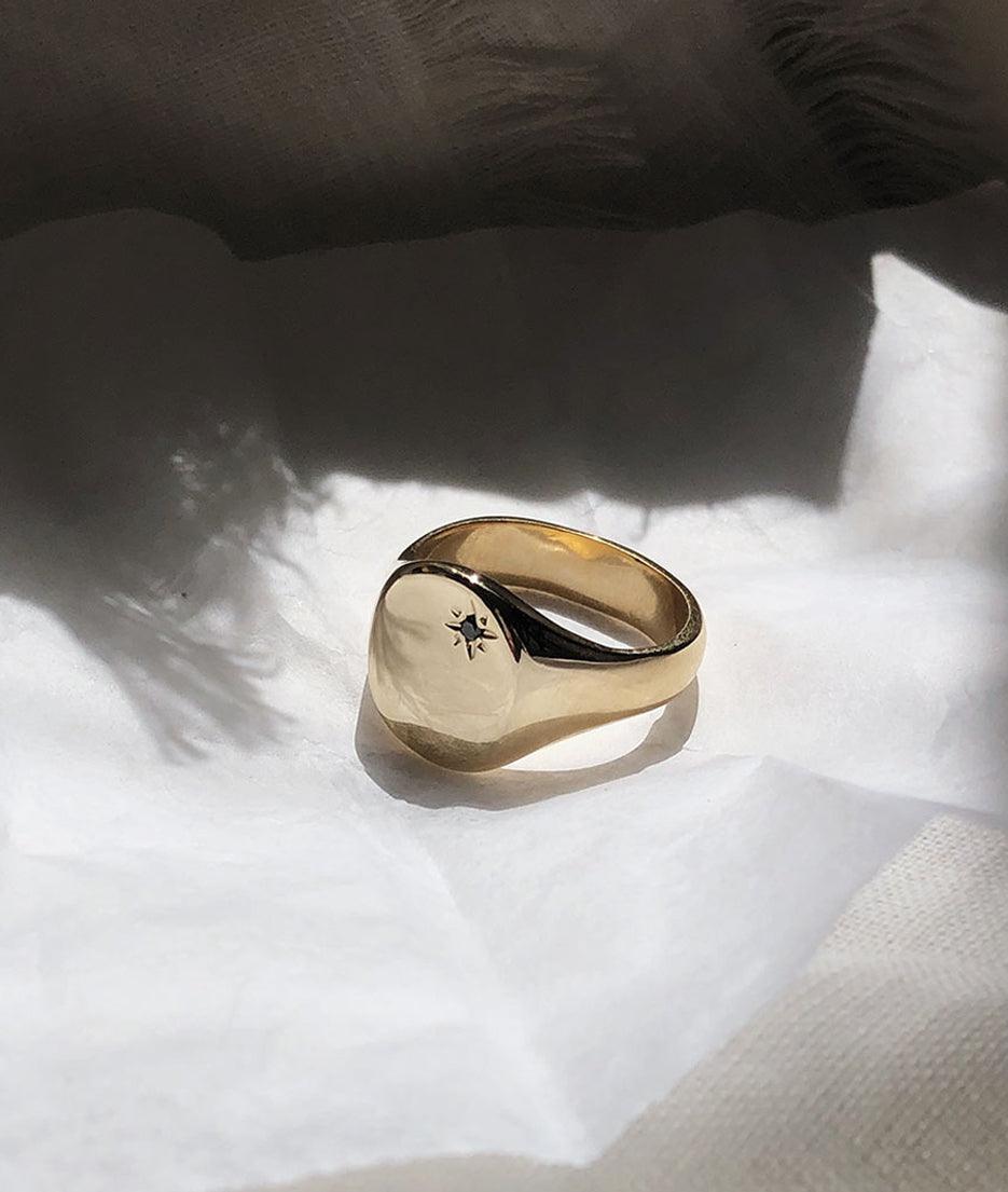 Moon & Star Classic Signet ring - RUUSK