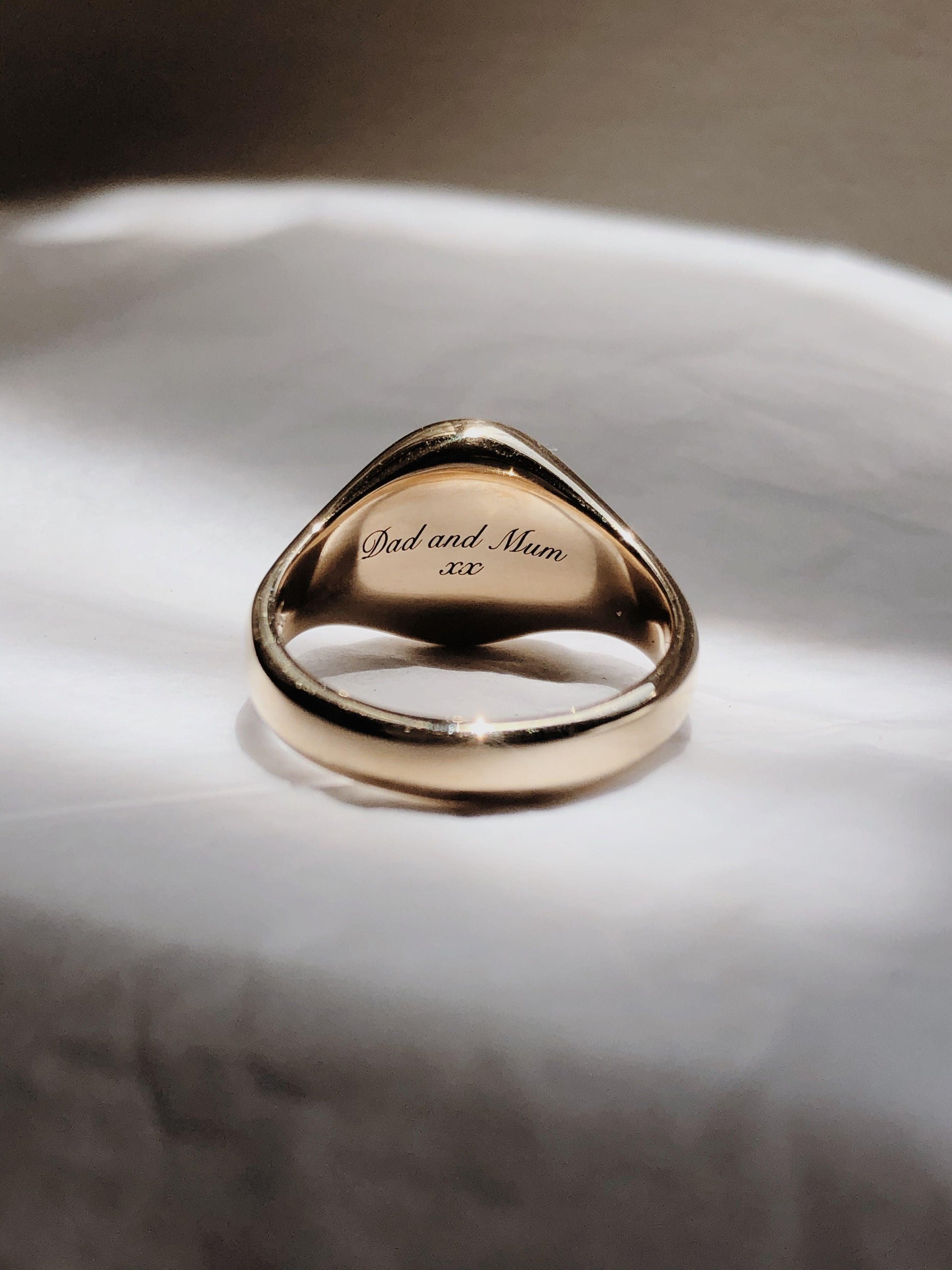 2.5mm Star-set Small Signet ring - RUUSK