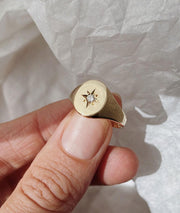2.5mm Star-set Small Signet ring - RUUSK