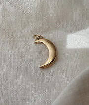 Crescent Moon Pendant (without chain) - RUUSK