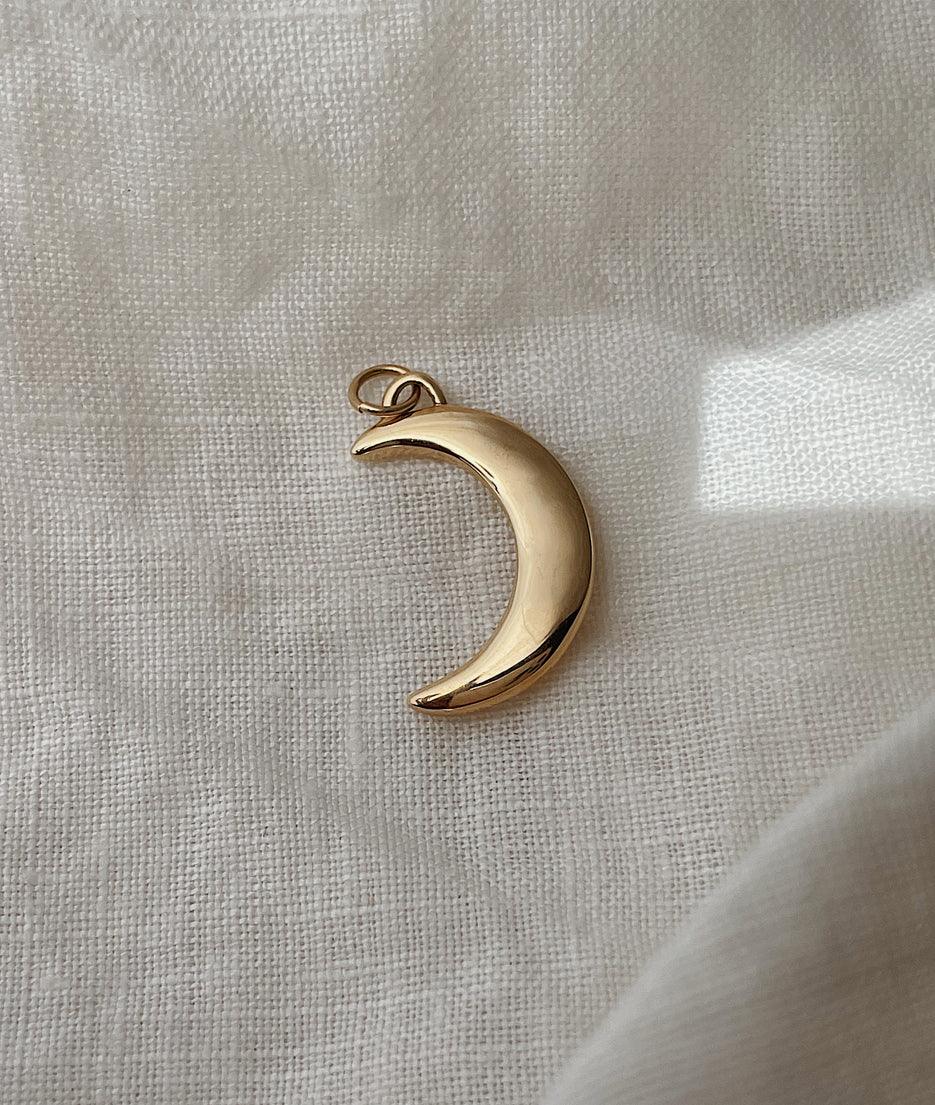 Crescent Moon Pendant (without chain) - RUUSK