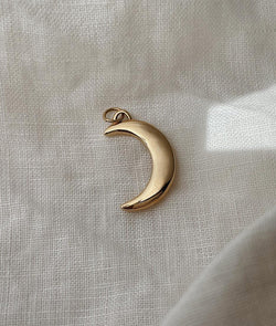 Crescent Moon Pendant (without chain) - RUUSK