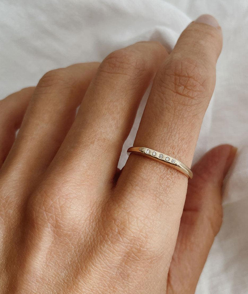 Diamond Tiny Signet ring - RUUSK