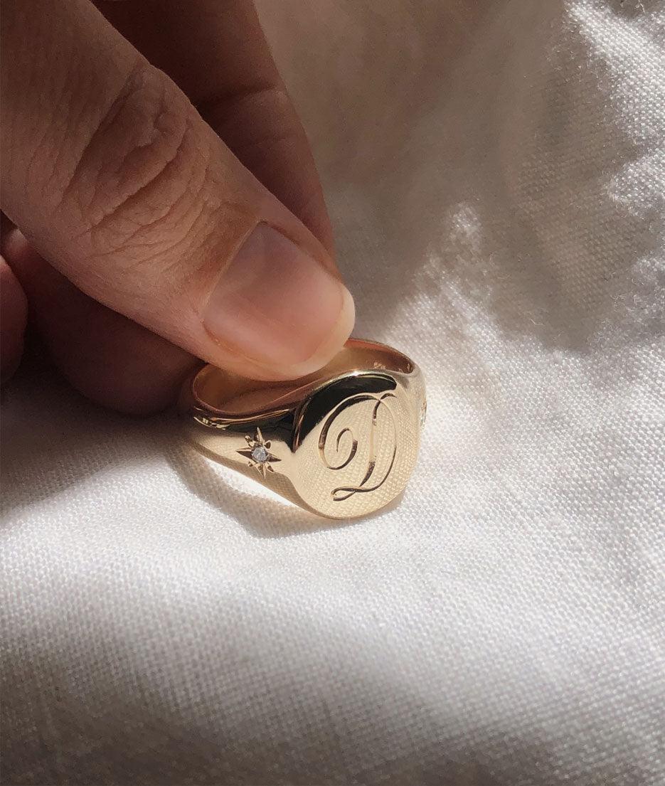 Hand Engraved Men's Classic Signet ring - RUUSK