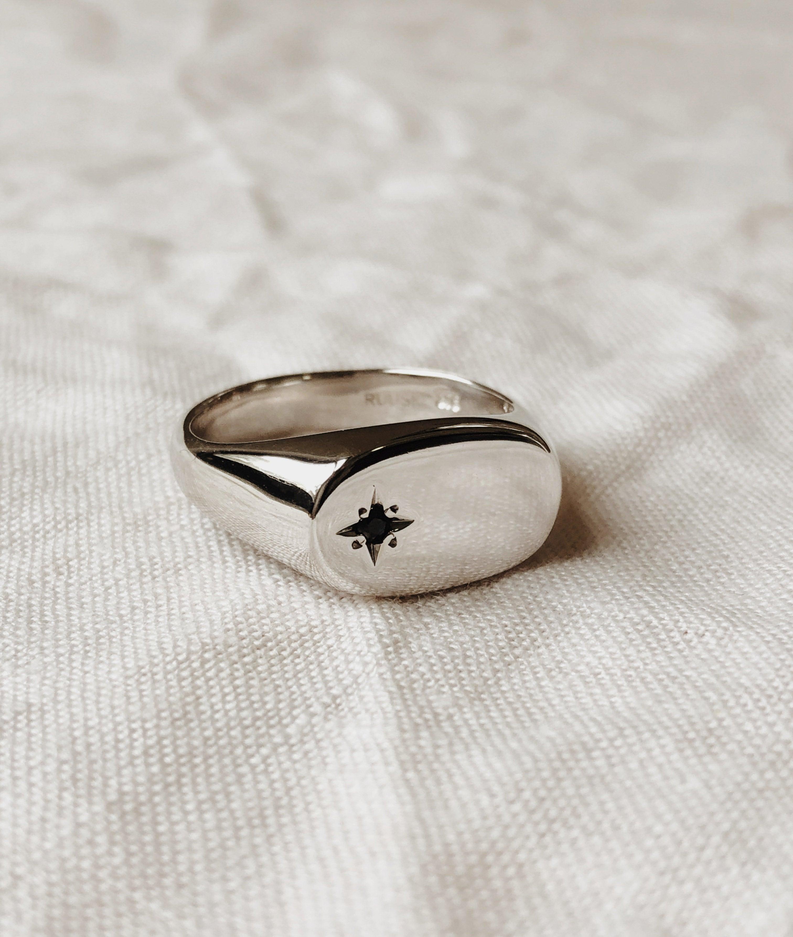 Men's Star-set Large Oval Signet ring - RUUSK