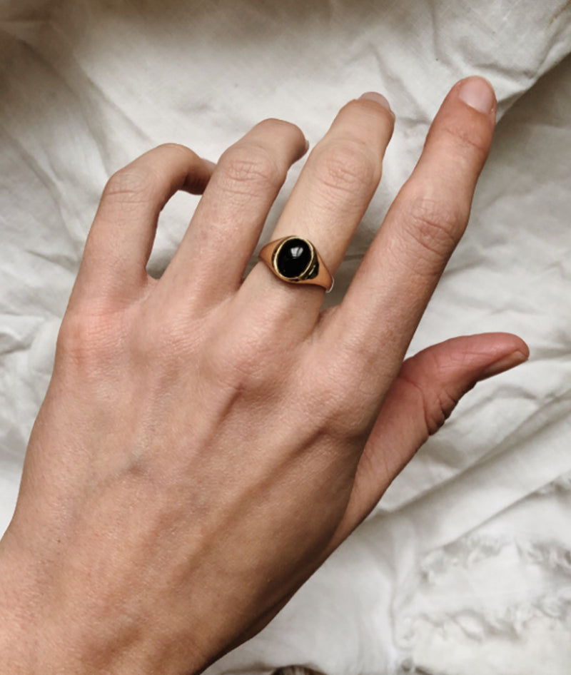 Onyx Small Signet ring